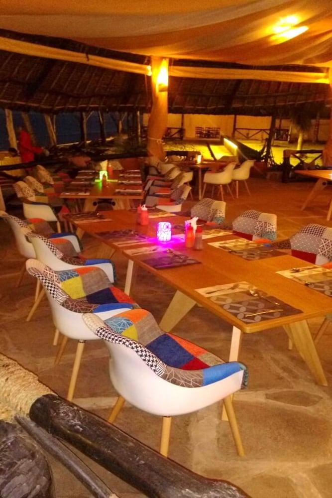 Bahari Dhow Beach Villas Playa de Diani Exterior foto