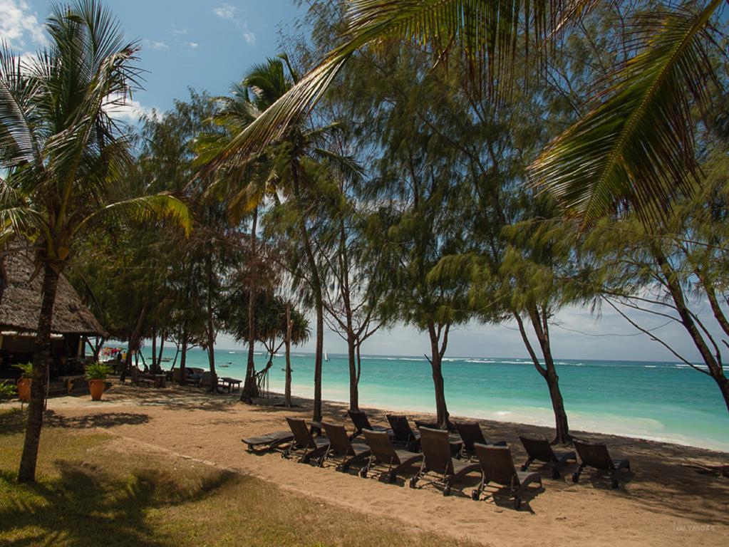 Bahari Dhow Beach Villas Playa de Diani Exterior foto