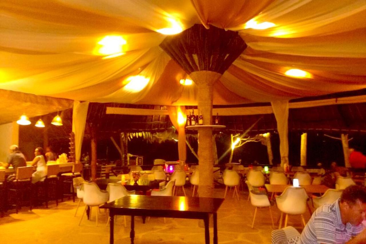 Bahari Dhow Beach Villas Playa de Diani Exterior foto